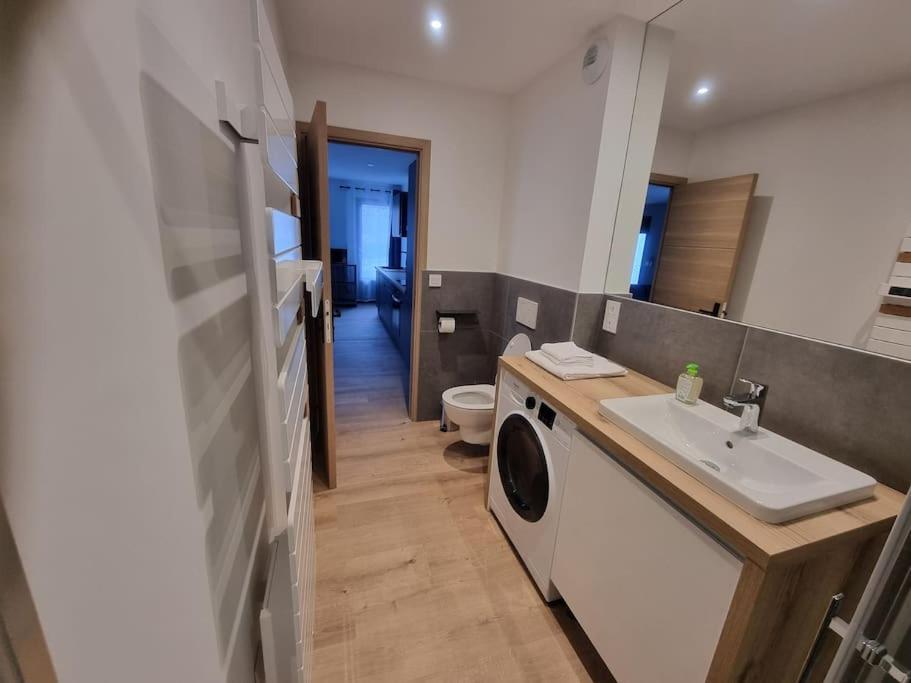 Superbe Appartement T2 Climatise, Idealement Situe ユジーヌ エクステリア 写真