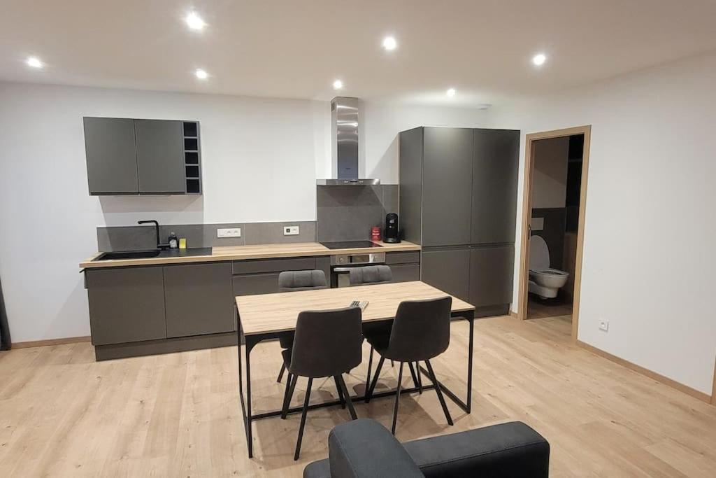 Superbe Appartement T2 Climatise, Idealement Situe ユジーヌ エクステリア 写真